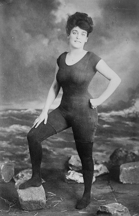 photo-histoire-anna-kellerman-premier-maillot-bain-femme-une-piece